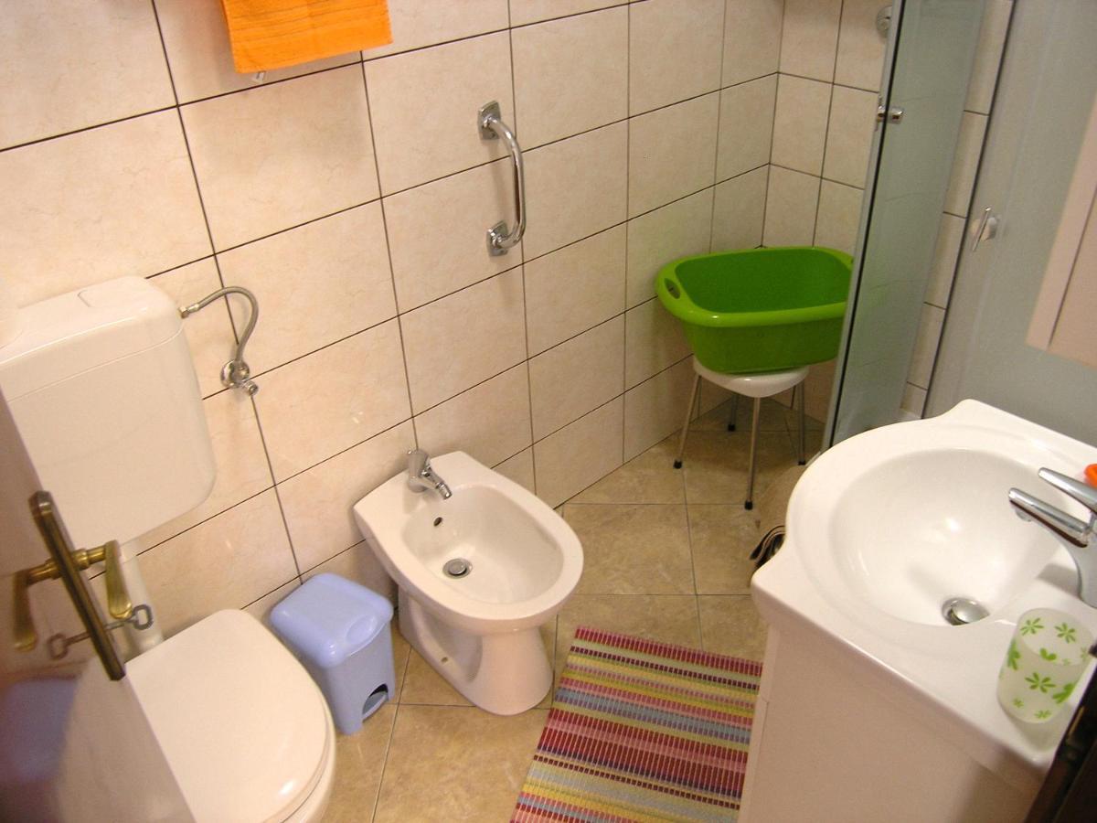 Apartments Natasa Đảo Krk Ngoại thất bức ảnh