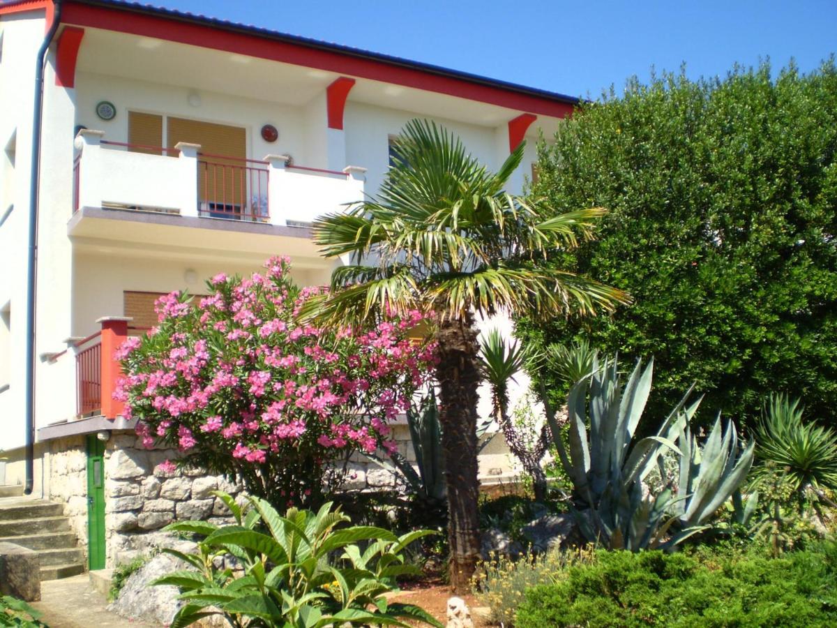 Apartments Natasa Đảo Krk Ngoại thất bức ảnh