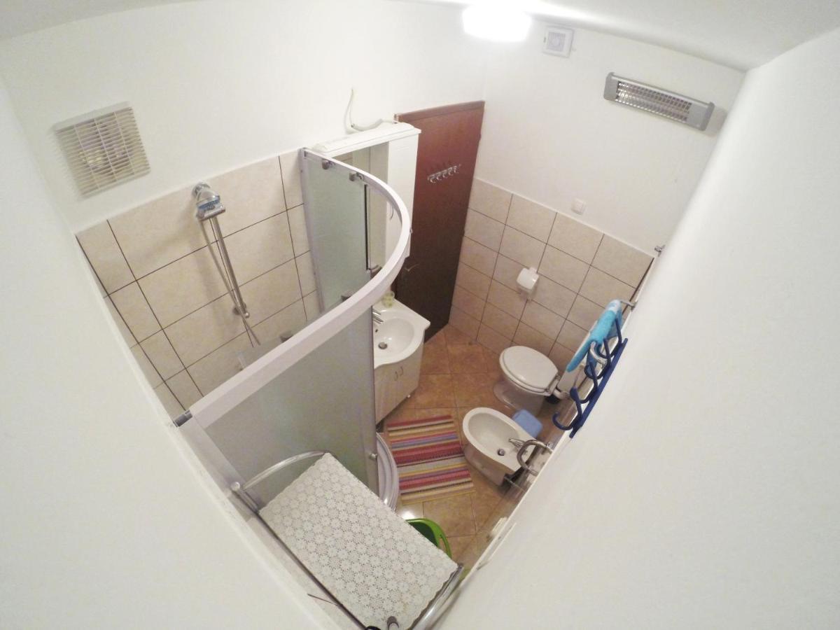 Apartments Natasa Đảo Krk Ngoại thất bức ảnh