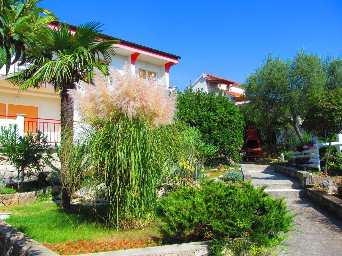 Apartments Natasa Đảo Krk Ngoại thất bức ảnh