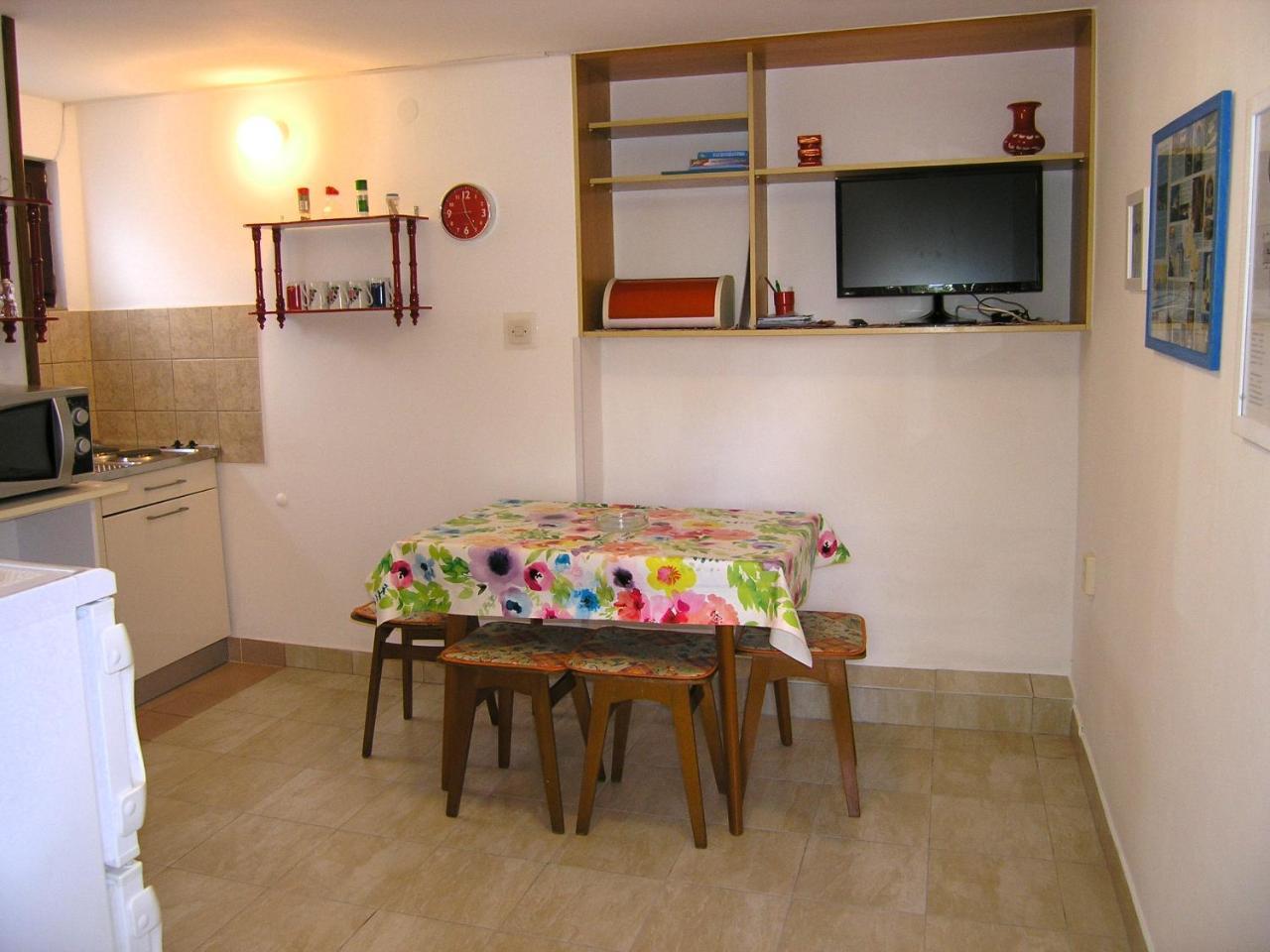 Apartments Natasa Đảo Krk Ngoại thất bức ảnh