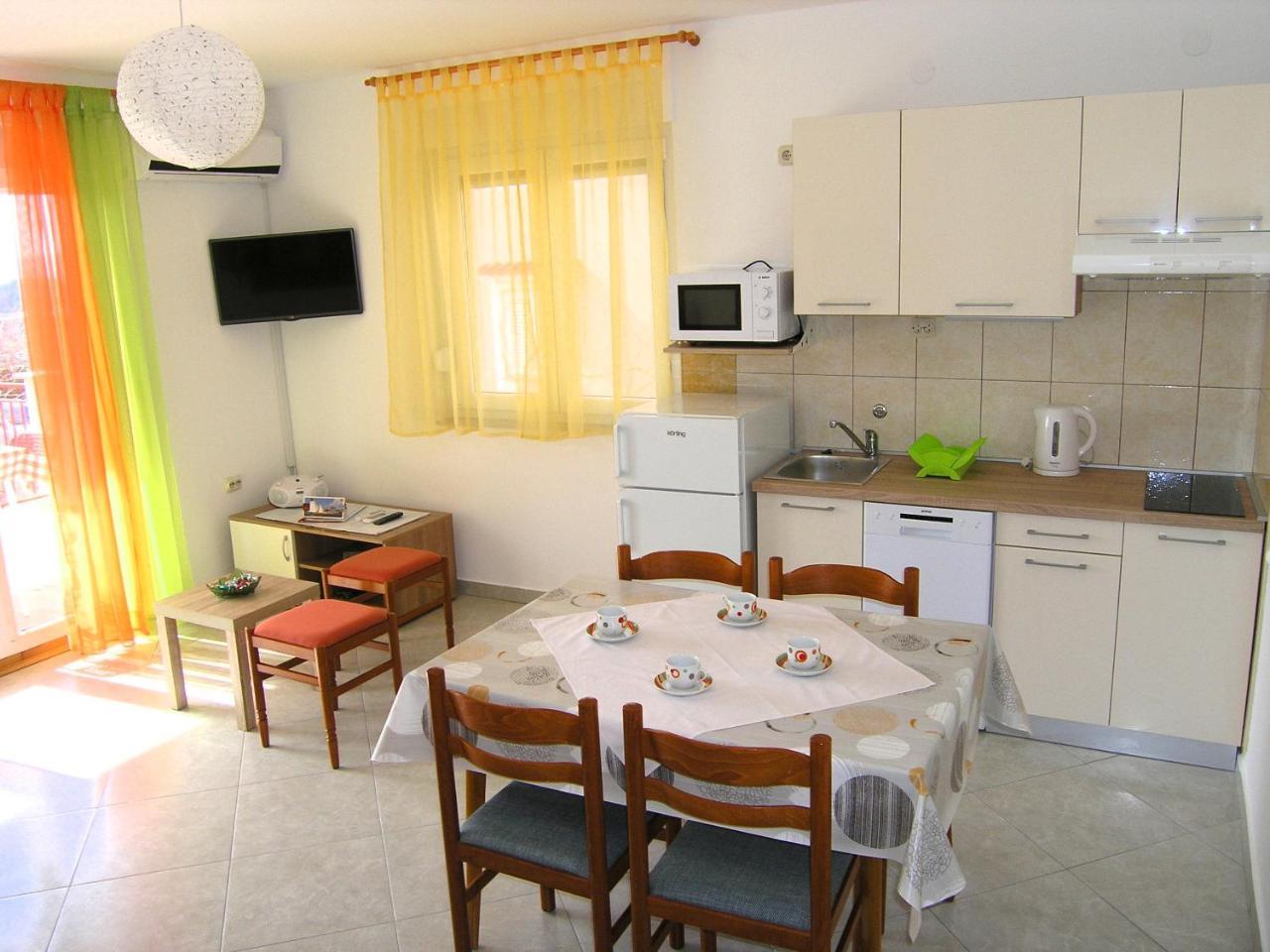 Apartments Natasa Đảo Krk Ngoại thất bức ảnh