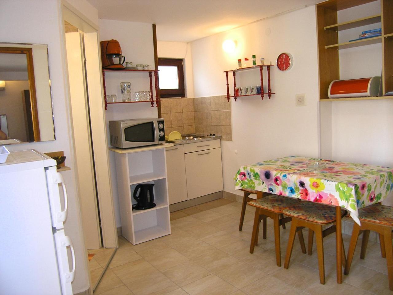 Apartments Natasa Đảo Krk Ngoại thất bức ảnh